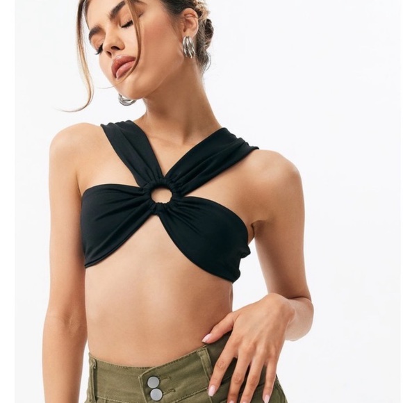 Tops - Solado O-Ring Cut Out Crop Top
